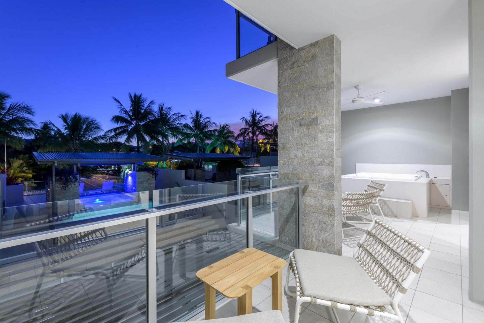 Coconut Grove Aparthotel Port Douglas Ngoại thất bức ảnh