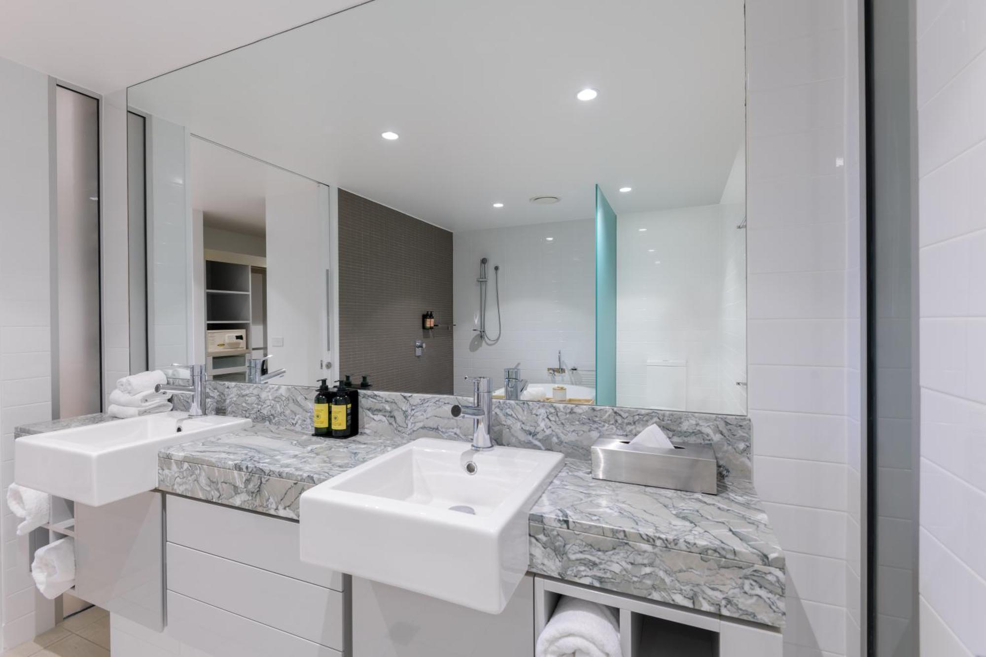 Coconut Grove Aparthotel Port Douglas Ngoại thất bức ảnh