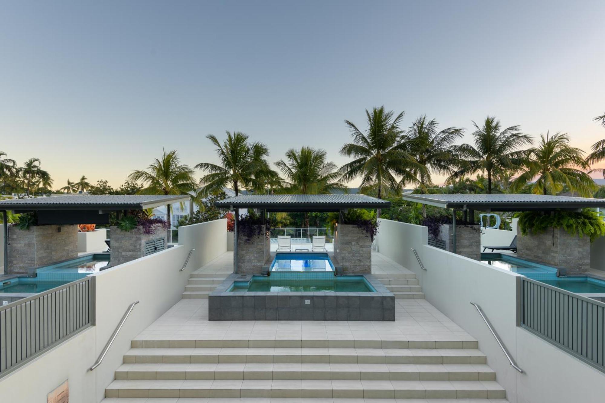 Coconut Grove Aparthotel Port Douglas Ngoại thất bức ảnh